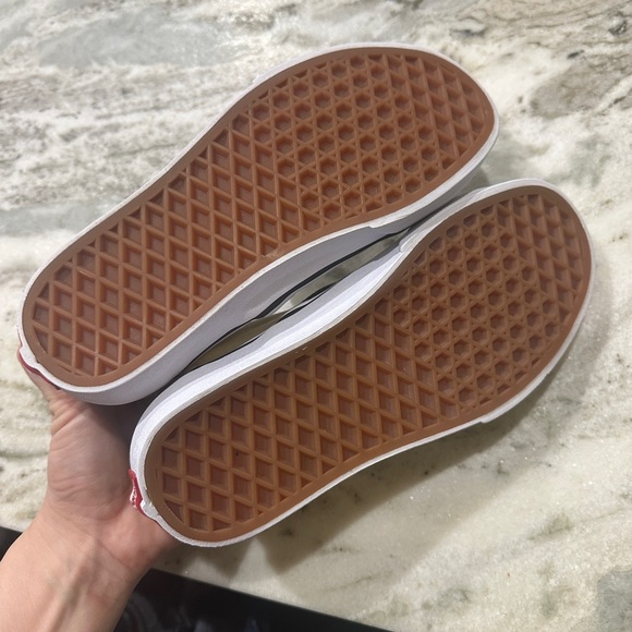 Vans l Checkered Slip-On Shoes - Picture 6 of 7